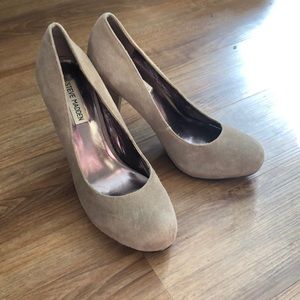 Steve Madden tan, suede heels
